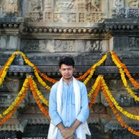 Fotos von Pradhyumna B V