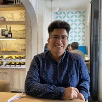 Josue  Pluas的照片