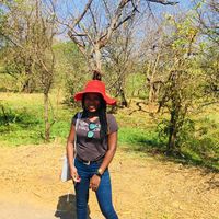 Mary Nobusiso的照片