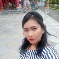 julia agustianti's Photo