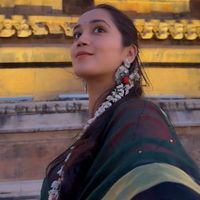 Sandhya Pandey的照片