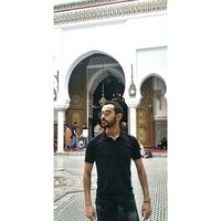 Hamza Mennani的照片