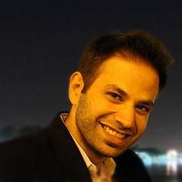 Mome Azarnoush's Photo