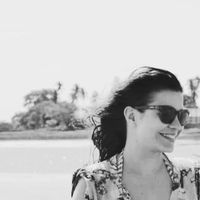 Thais Larcher的照片