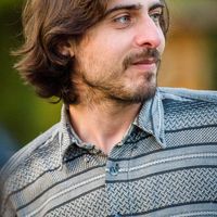 Payam Pilvar的照片