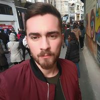 Arnold Asllani的照片