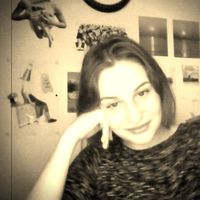 Erina Tzouana的照片