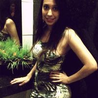 Isis Oliveira's Photo