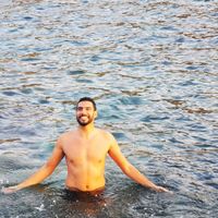 Mahdi Boutouathou的照片