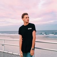 Ivan Serebrennikov的照片