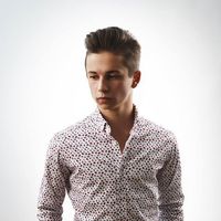 Jordan Zuzarovski的照片