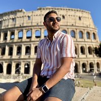 Omar Abdelaziz的照片