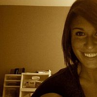 Laura Salichs's Photo