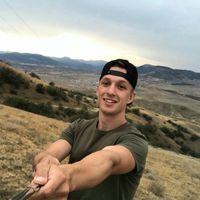 Roman Zhukov的照片