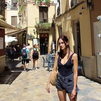 Dora Damjanovic的照片