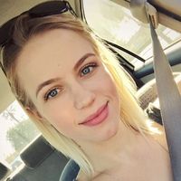 Anna Beckham's Photo