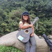 Angela Salazar的照片