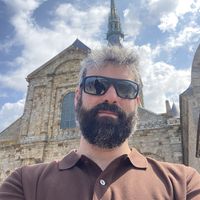 Léo Faucher的照片