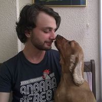 Ahmet Özpervan的照片