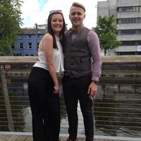 Aaron Byrne的照片