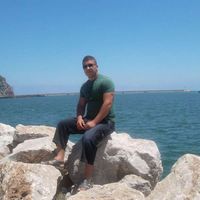 Brahim Loujinov的照片