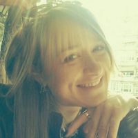 Yasemin Cansever的照片