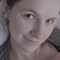 Tina Tikhomirov's Photo