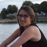 Laura BAILLY的照片