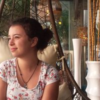 alisha Hall的照片