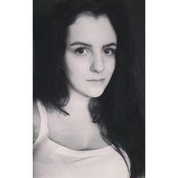 Karolina Grausz's Photo