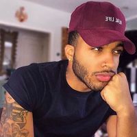 Desange Abioye的照片