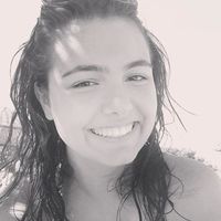 Fotos de Ece Şenyiğit