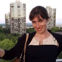 Julia Michaels's Photo