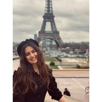 Merve Özkaya的照片