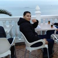 adel boukroussen的照片