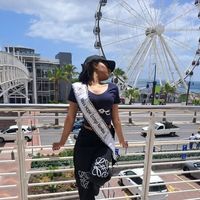 Genevieve Theemodel's Photo