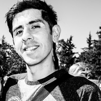 Drew Harris的照片