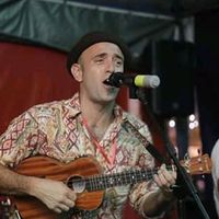 Tommy Coll Areco的照片