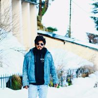 Ahraz ________'s Photo