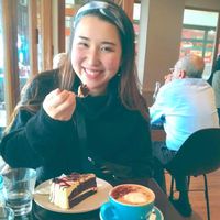 Lucy Tokunaga H's Photo