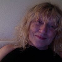 Carolyne Jones的照片