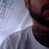 Aaron Loray的照片