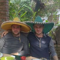 Photos de Daniel Muçaj