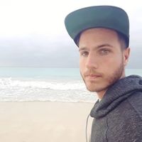 Amilcar Zonis的照片