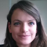 Claire Adam的照片