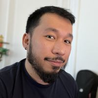 Russell Castañeda的照片