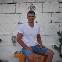 Ádám Bakonyi的照片