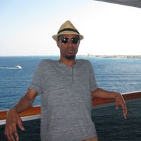 James Strong Jr的照片