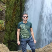 Alex Tomasello的照片