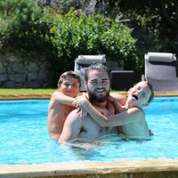 Elliot Wardle的照片